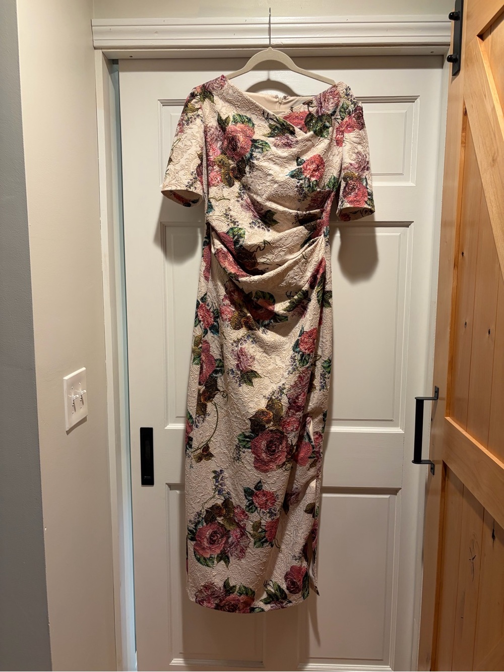 Adrianna Papell Cream Maxi Dress with Pink Rose Print LIKE NEW